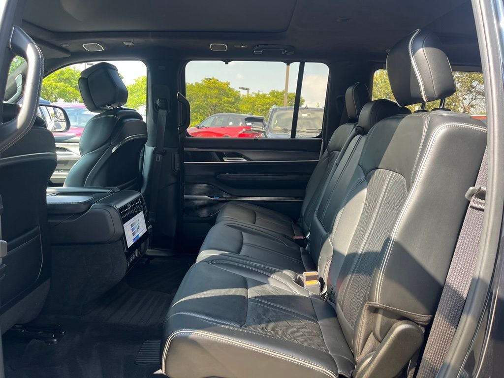 2023 Jeep Grand Wagoneer Series II 4WD | Flexible Seating Pkg | 28T Obsidian Pkg