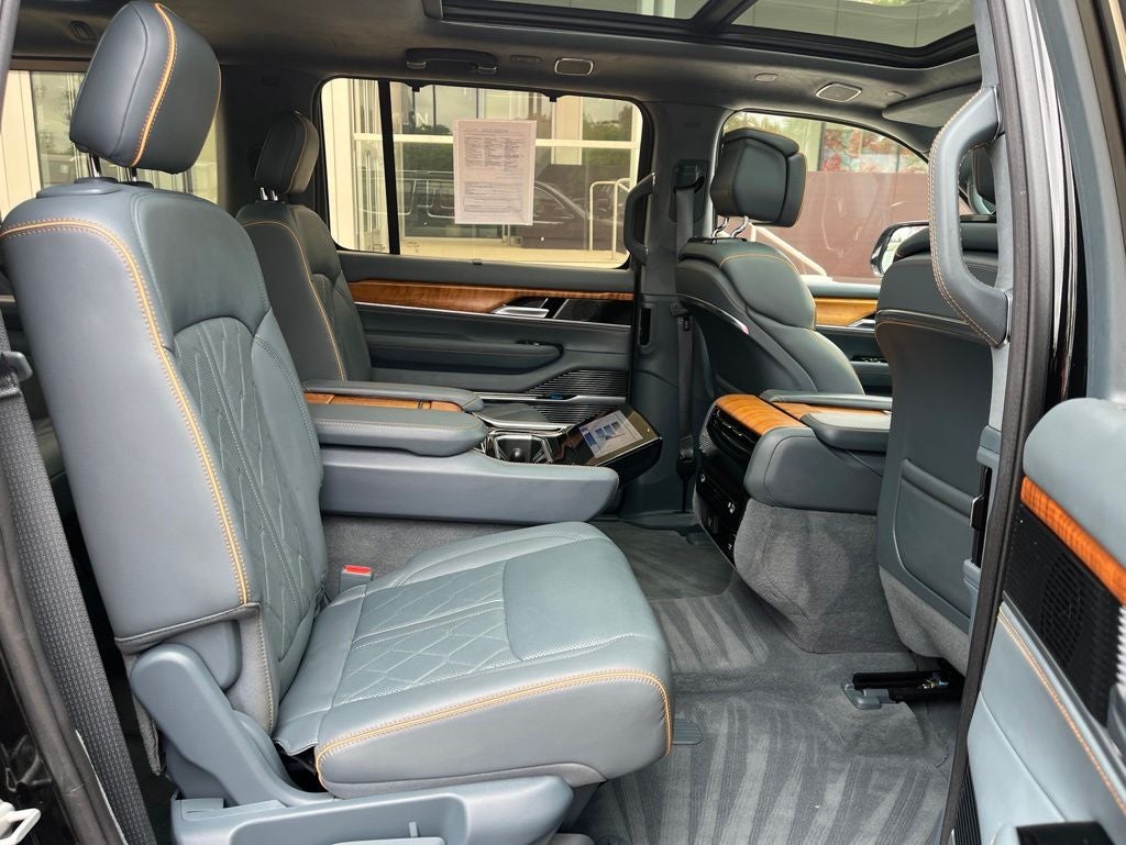 2022 Jeep Grand Wagoneer Series III 4WD | Pano Moonroof | HUD | 360 Cam | BLIS