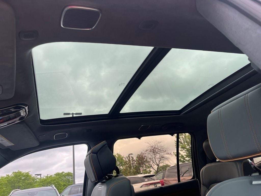 2022 Jeep Grand Wagoneer Series III 4WD | Pano Moonroof | HUD | 360 Cam | BLIS