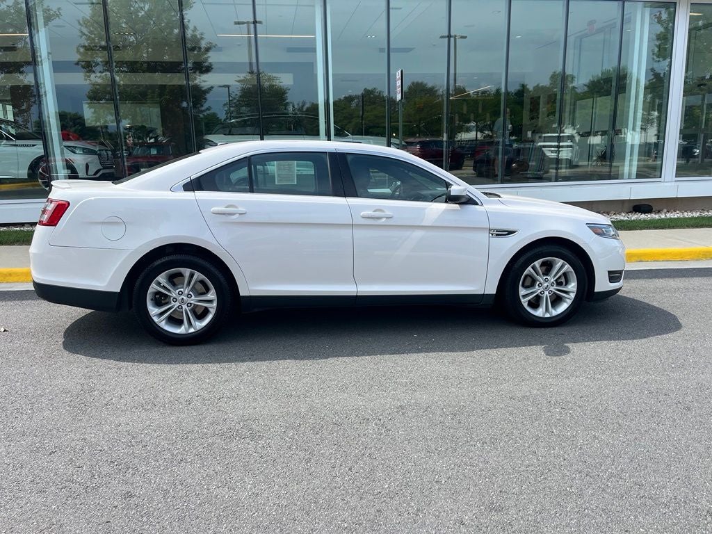 2017 Ford Taurus SEL
