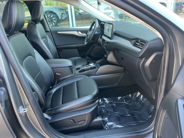 2025 Ford Escape Hybrid Platinum AWD | Nav | Pano Roof | BLIS | Remote Start