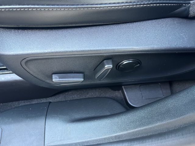 2025 Ford Escape Hybrid Platinum AWD | Nav | Pano Roof | BLIS | Remote Start