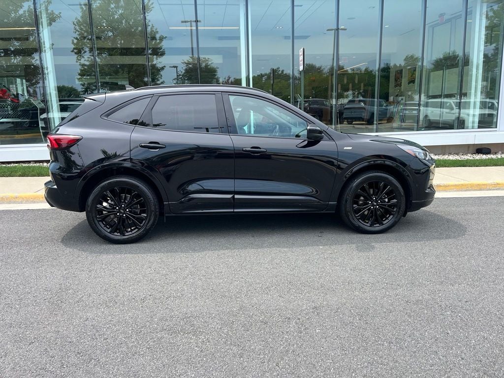2024 Ford Escape ST-Line Elite