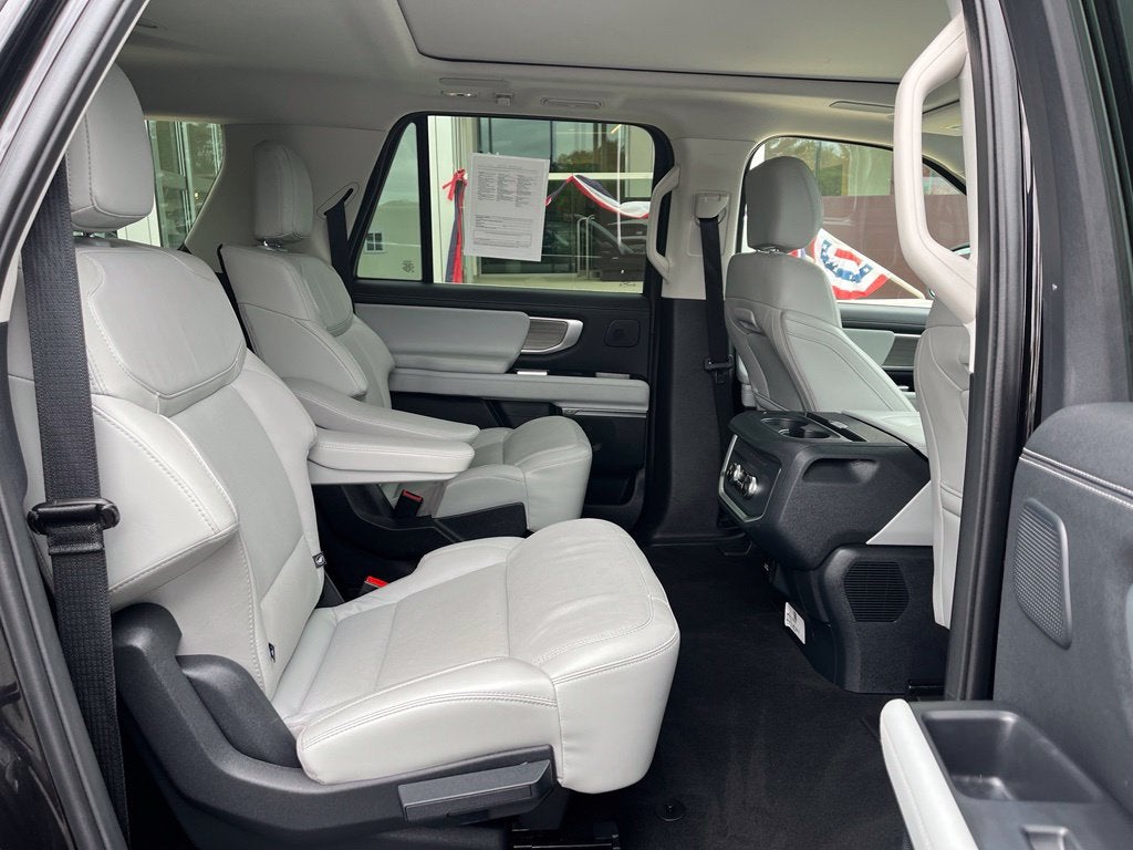 2025 Ford Expedition Max Platinum 4WD | Pano Roof | BLIS | 360 Cam | HD Tow