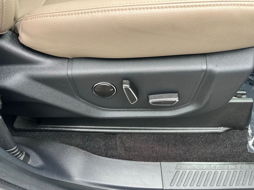 2023 Ford Expedition Max Limited 4WD | Pano Roof | Entertain Pkg | HD Tow Pkg