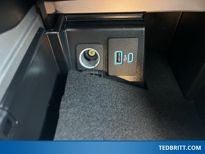 2023 Ford Explorer XLT 4WD | Pano Roof | Heated Seats | Tow Pkg