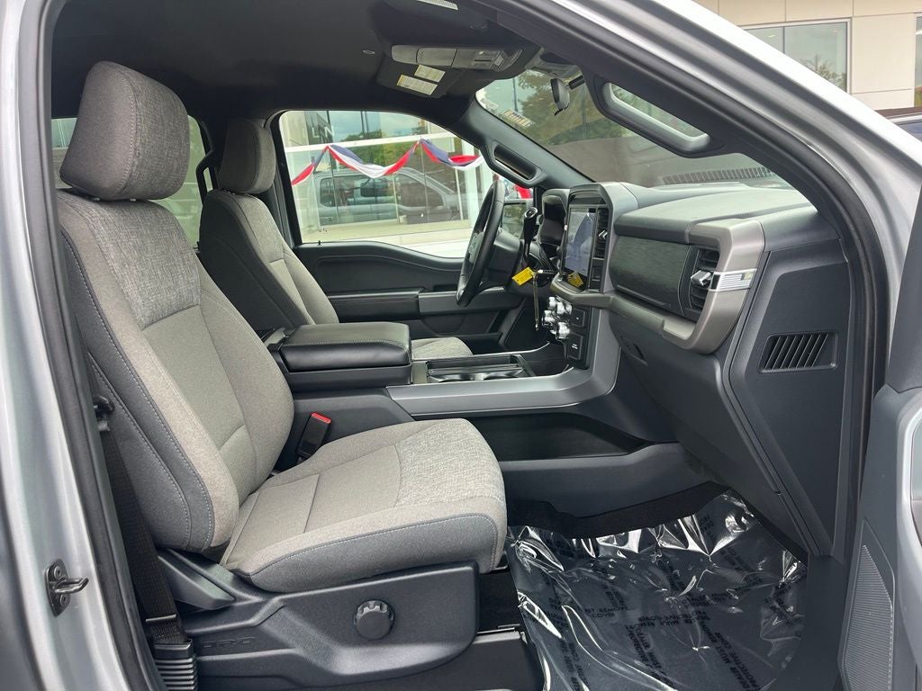 2025 Ford F-150 XLT 4WD | BLIS | Mobile Office | CarPlay/Android Auto