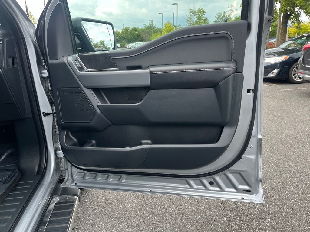 2025 Ford F-150 XLT 4WD | BLIS | Mobile Office | CarPlay/Android Auto