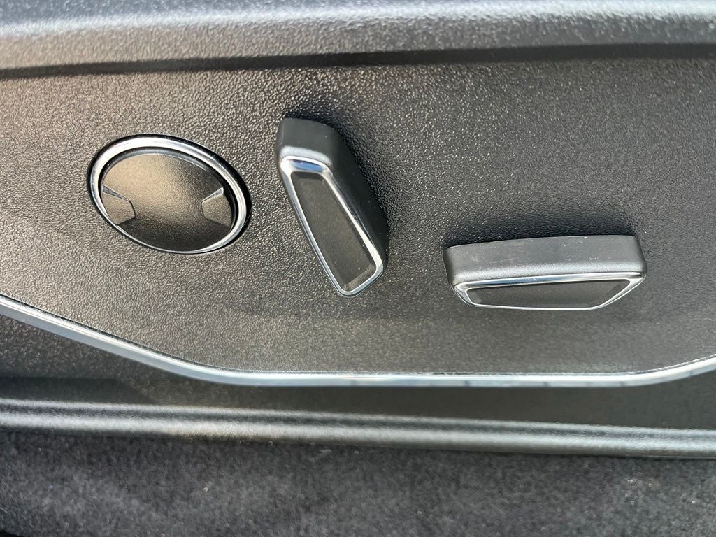 2023 Ford F-150 Lariat 4WD | Pano Roof |SYNC 4 | BLIS