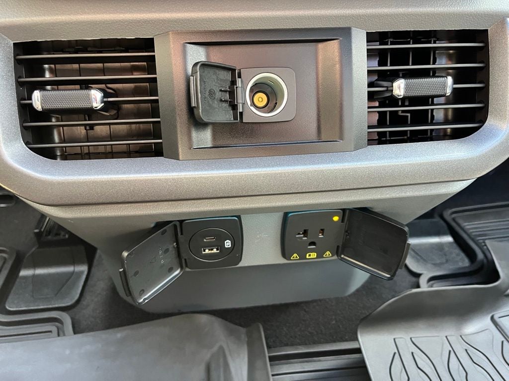 2023 Ford F-150 Lariat Hybrid 4WD | Pano Roof | Trailer Tow Pkg | BLIS
