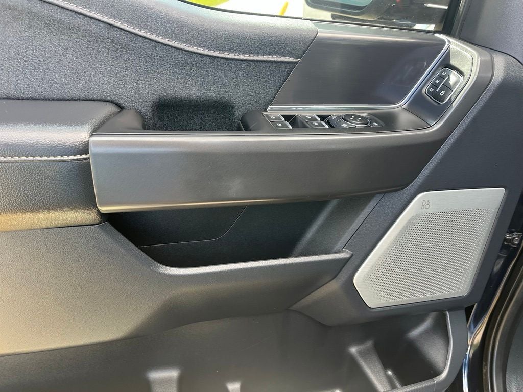 2024 Ford F-150 Lariat 4WD | Pano Roof | 360 Cam | Black Appear Pkg
