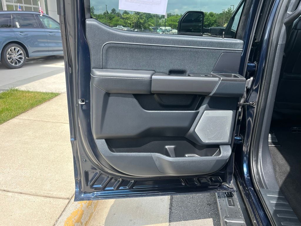 2024 Ford F-150 Lariat 4WD | Pano Roof | 360 Cam | Black Appear Pkg