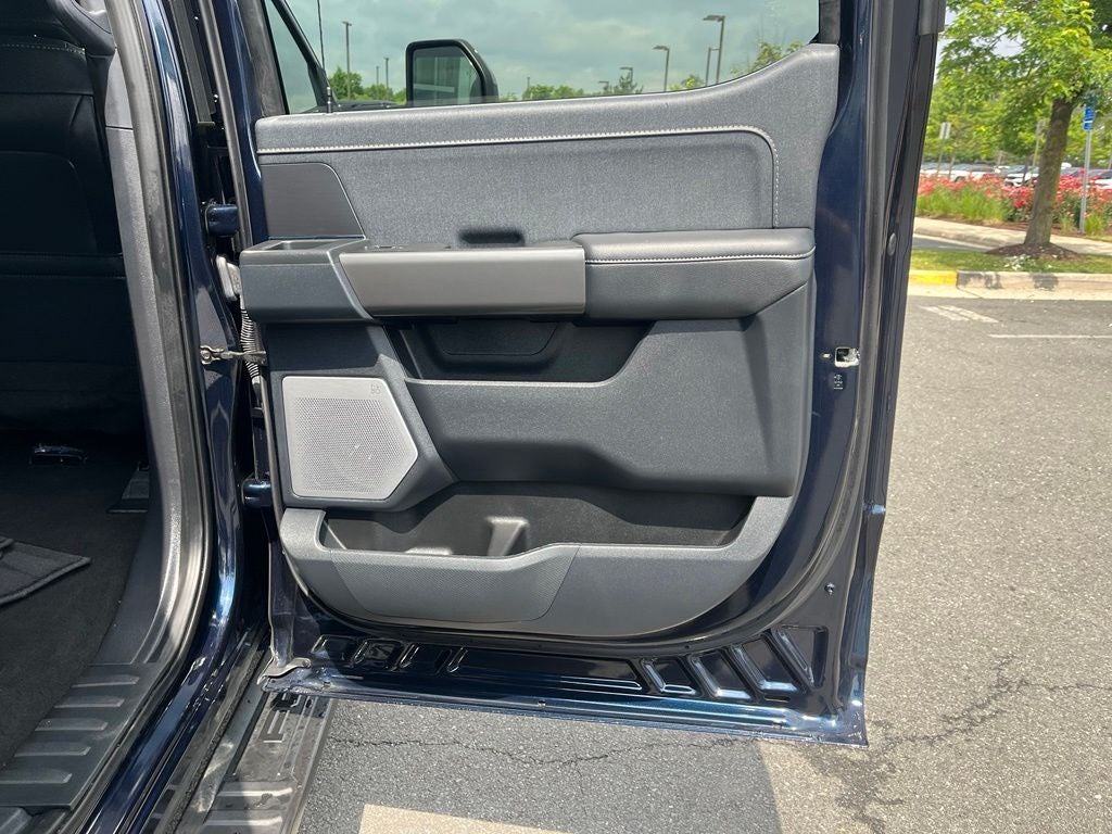 2024 Ford F-150 Lariat 4WD | Pano Roof | 360 Cam | Black Appear Pkg