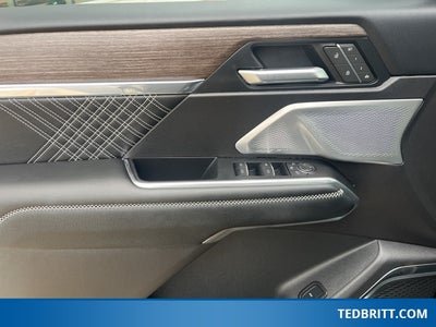 2025 GMC Acadia Denali AWD | Pano Roof | 360 Cam | Reserve Pkg