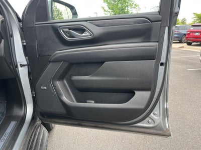 2023 GMC Yukon SLT 4WD | Dual Moonroof | 22" Gloss Black Wheels