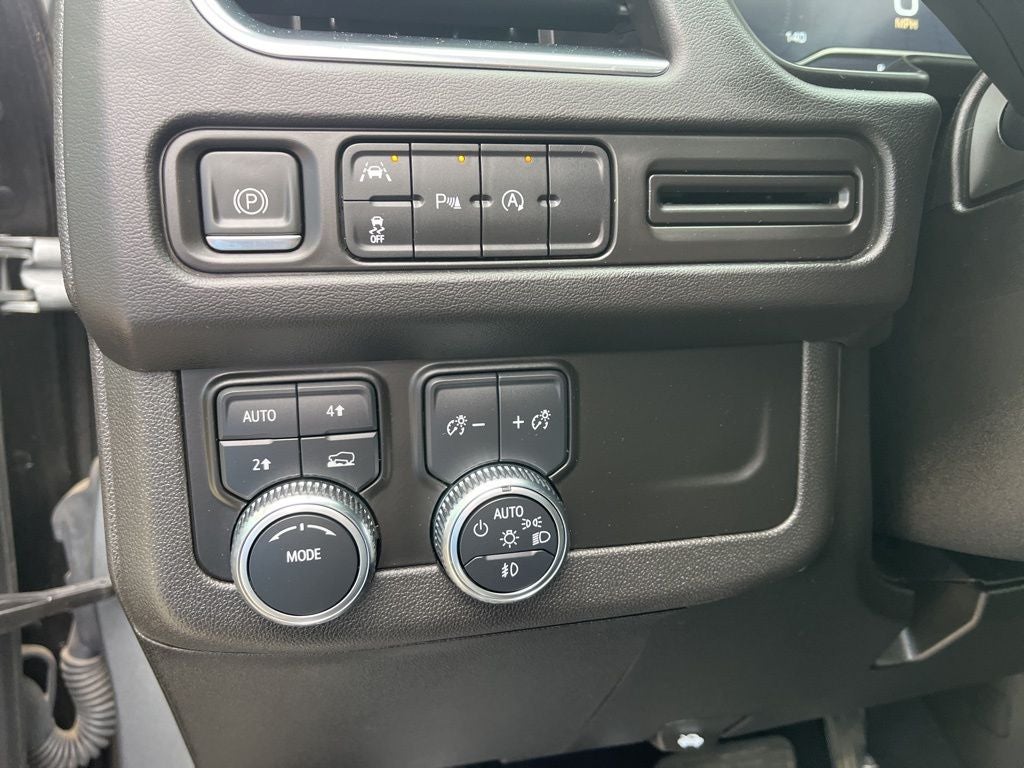 2023 GMC Yukon SLT 4WD | Dual Moonroof | 22" Gloss Black Wheels