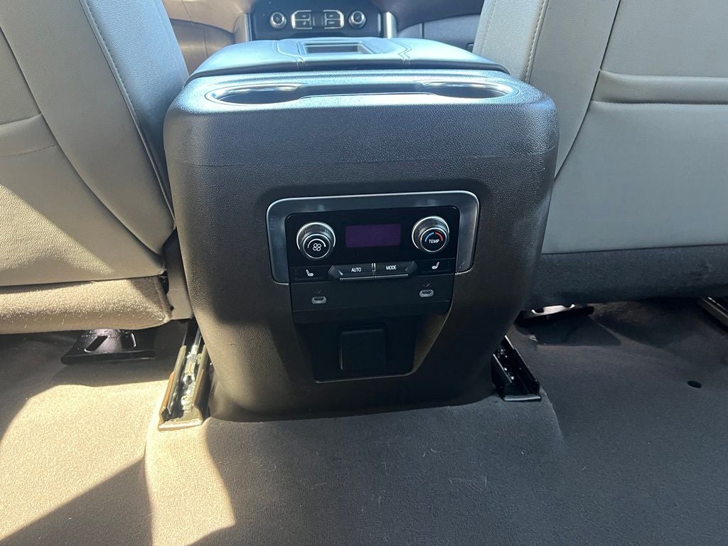 2023 Chevrolet Suburban LT 4WD | Pano Roof | 360 Cam | BLIS | Signature+ Pkg