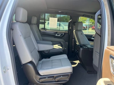 2023 Chevrolet Suburban LT 4WD | Pano Roof | 360 Cam | BLIS | Signature+ Pkg