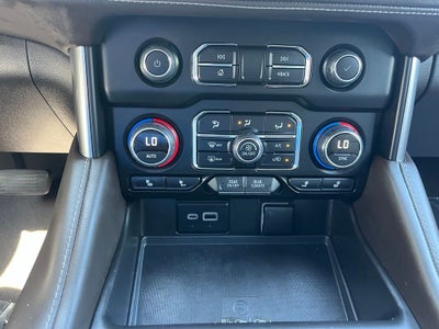 2023 Chevrolet Suburban LT 4WD | Pano Roof | 360 Cam | BLIS | Signature+ Pkg