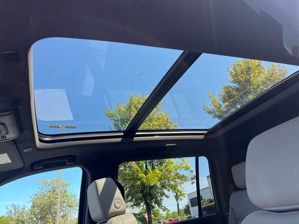 2023 Chevrolet Suburban LT 4WD | Pano Roof | 360 Cam | BLIS | Signature+ Pkg