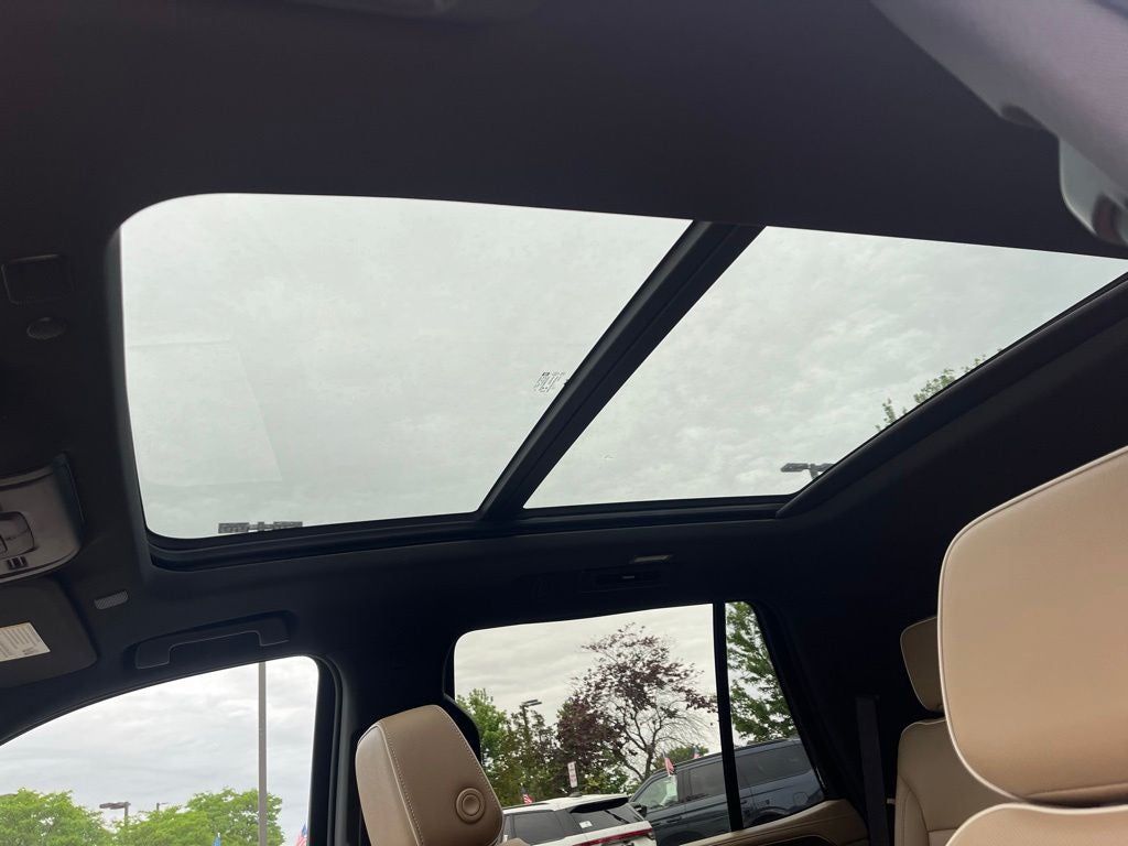 2022 Chevrolet Tahoe Premier 4WD | Pano Roof | BLIS | Max Trailering Pkg