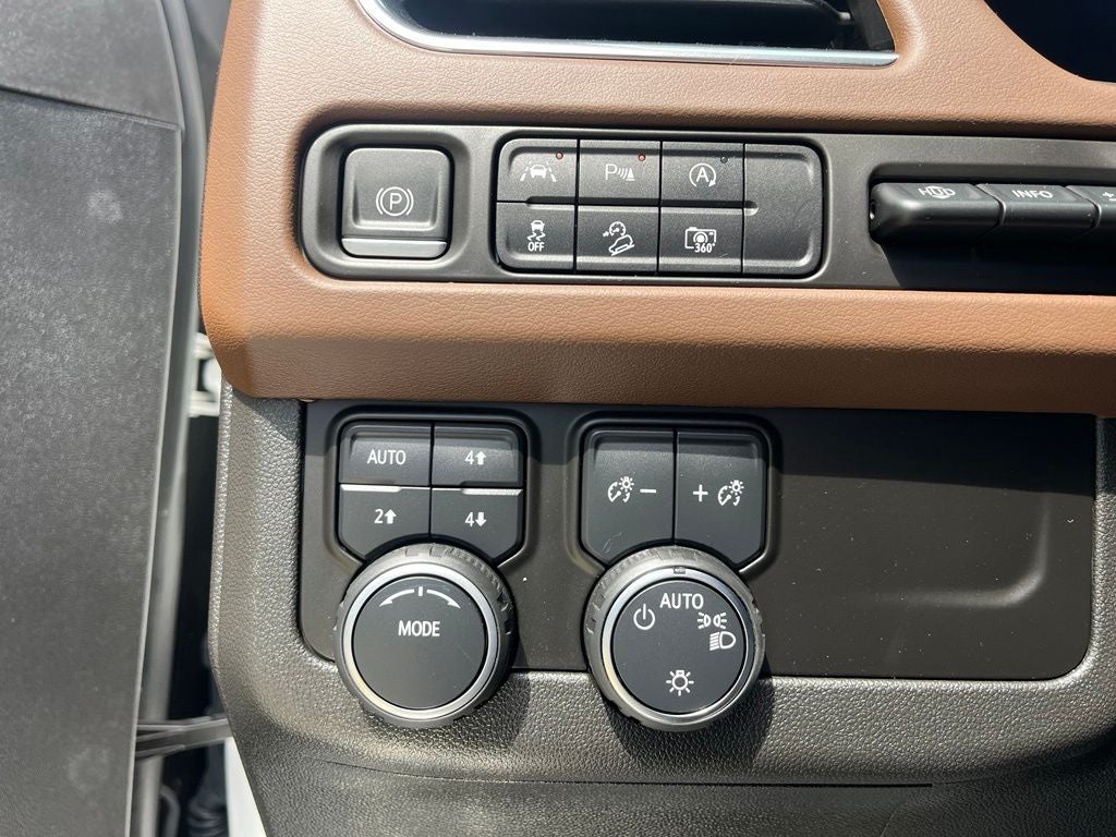 2023 Chevrolet Tahoe High Country 4WD | 360 Cam | HUD | BLIS | CarPlay/Android Auto