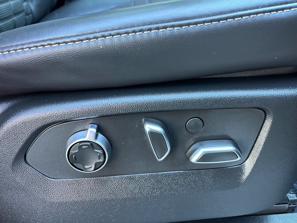 2022 Cadillac Escalade Sport Platinum 4WD | Pano Roof | HUD | Super Cruise