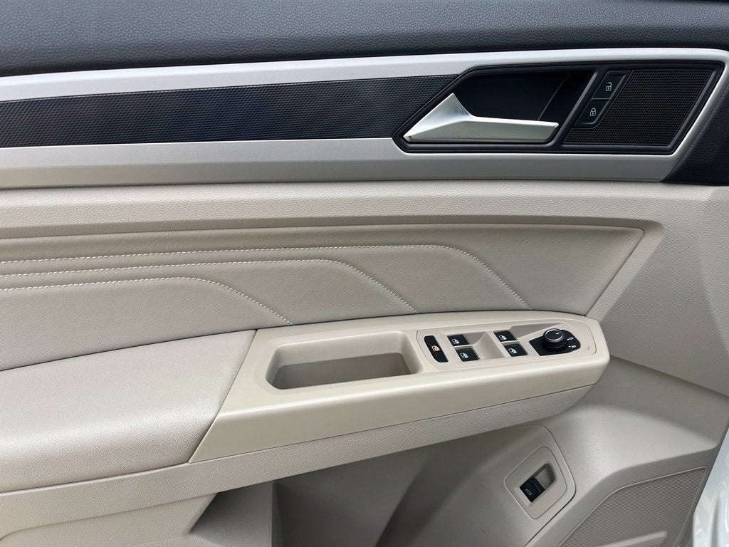 2021 Volkswagen Atlas 3.6L V6 SE w/Technology R-Line AWD | Moonroof | BLIS