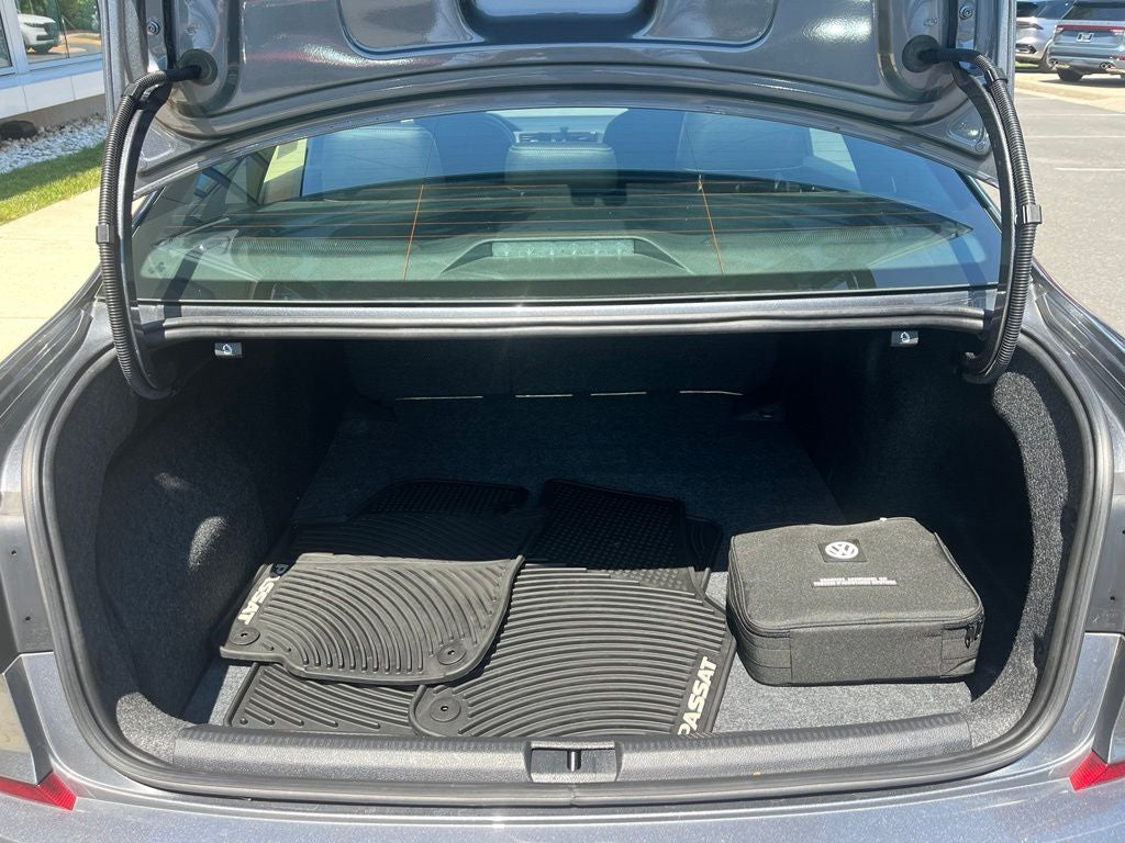 2018 Volkswagen Passat 3.6L V6 GT | Moonroof | Heated Seats