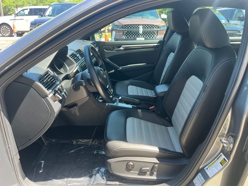 2018 Volkswagen Passat 3.6L V6 GT | Moonroof | Heated Seats