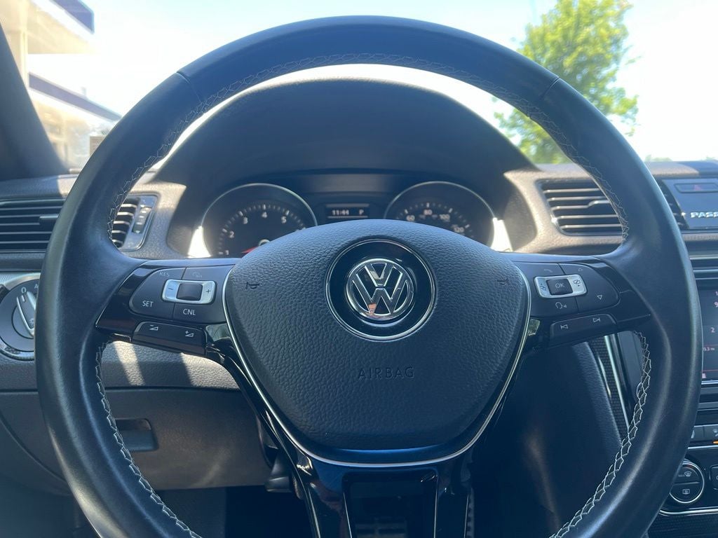 2018 Volkswagen Passat 3.6L V6 GT | Moonroof | Heated Seats