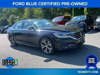 2022 Volkswagen Passat 2.0T SE | Moonroof | BLIS | CarPlay/Android Auto