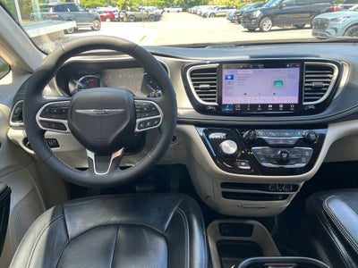 2022 Chrysler Pacifica Hybrid Touring L | 360 Cam | BLIS | Adaptive Cruise