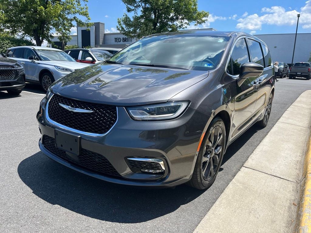 2022 Chrysler Pacifica Hybrid Touring L | 360 Cam | BLIS | Adaptive Cruise