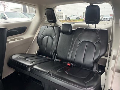 2023 Chrysler Pacifica Hybrid Touring L | Safety Pack | Adaptive Cruise | Remote Start |