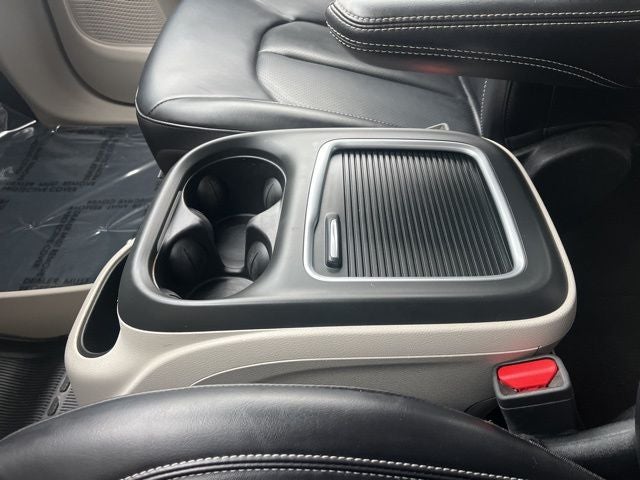 2023 Chrysler Pacifica Hybrid Touring L | Safety Pack | Adaptive Cruise | Remote Start |