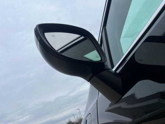 2023 Chrysler Pacifica Hybrid Touring L | Safety Pack | Adaptive Cruise | Remote Start |