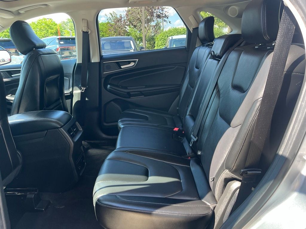 2022 Ford Edge Titanium AWD | Pano Roof | BLIS | Trailer Tow Pkg