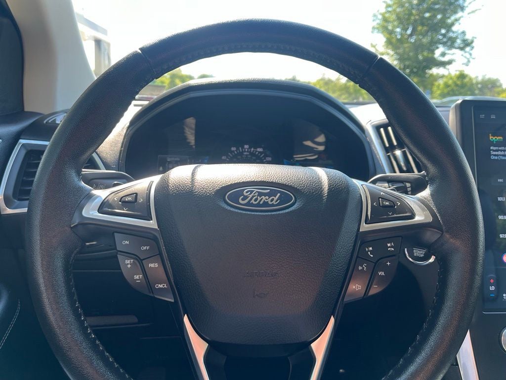 2022 Ford Edge Titanium AWD | Pano Roof | BLIS | Trailer Tow Pkg