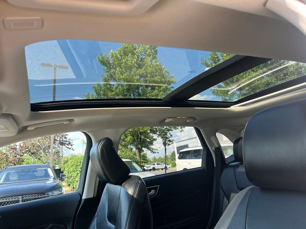 2022 Ford Edge Titanium AWD | Pano Roof | BLIS | Trailer Tow Pkg