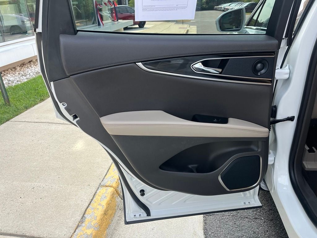 2021 Lincoln Nautilus Reserve AWD | Pano Roof | CarPlay/Android Auto | BLIS
