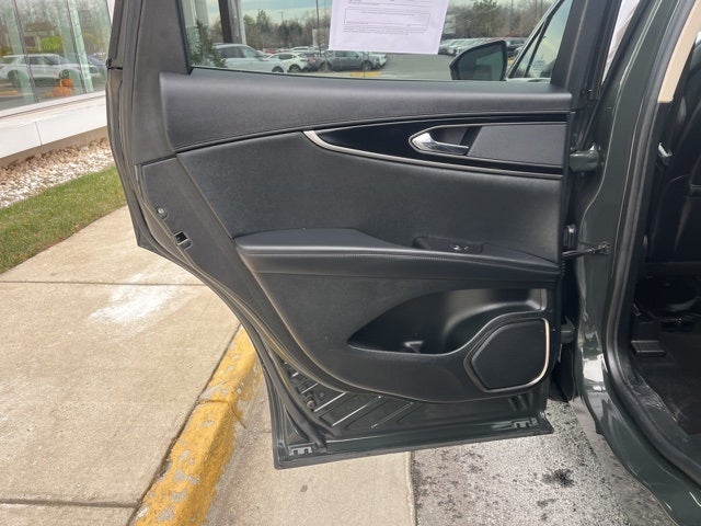 2022 Lincoln Nautilus Reserve AWD | Nav | Pano Roof | BLIS | Heated Seats