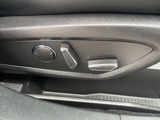 2022 Lincoln Nautilus Reserve AWD | Nav | Pano Roof | BLIS | Heated Seats