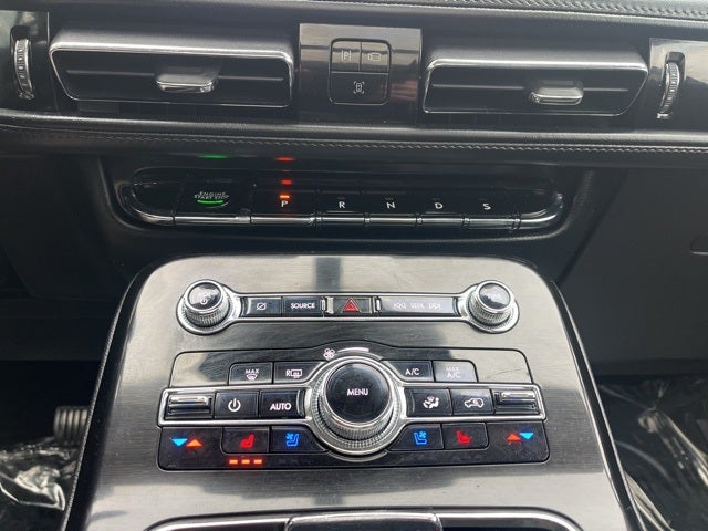 2022 Lincoln Nautilus Reserve AWD | Nav | Pano Roof | BLIS | Heated Seats