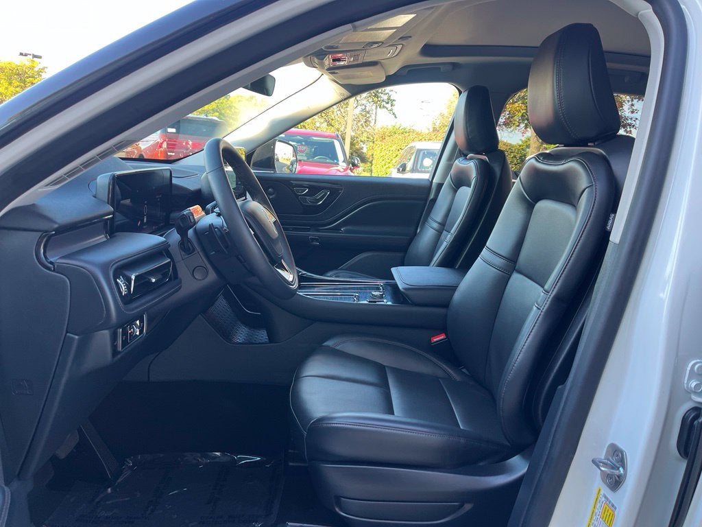 2026 Lincoln Aviator Premiere AWD | Pano Roof | HUD | 360 Cam | LKAS