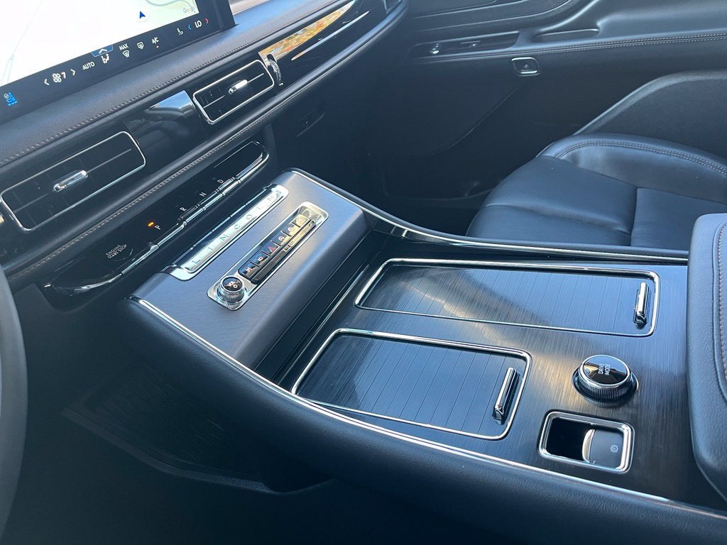 2026 Lincoln Aviator Premiere AWD | Pano Roof | HUD | 360 Cam | LKAS