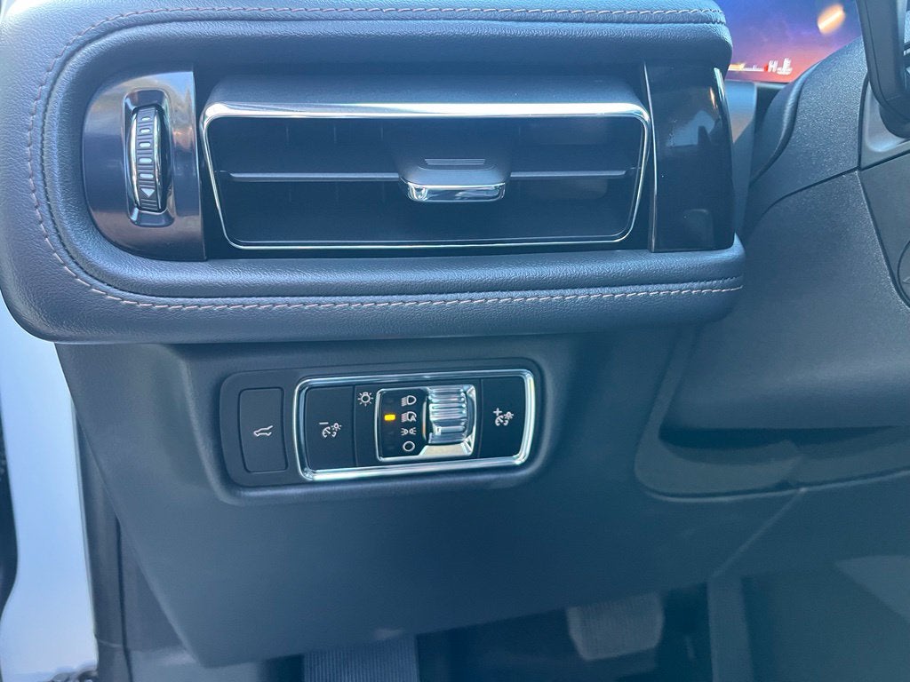 2026 Lincoln Aviator Premiere AWD | Pano Roof | HUD | 360 Cam | LKAS