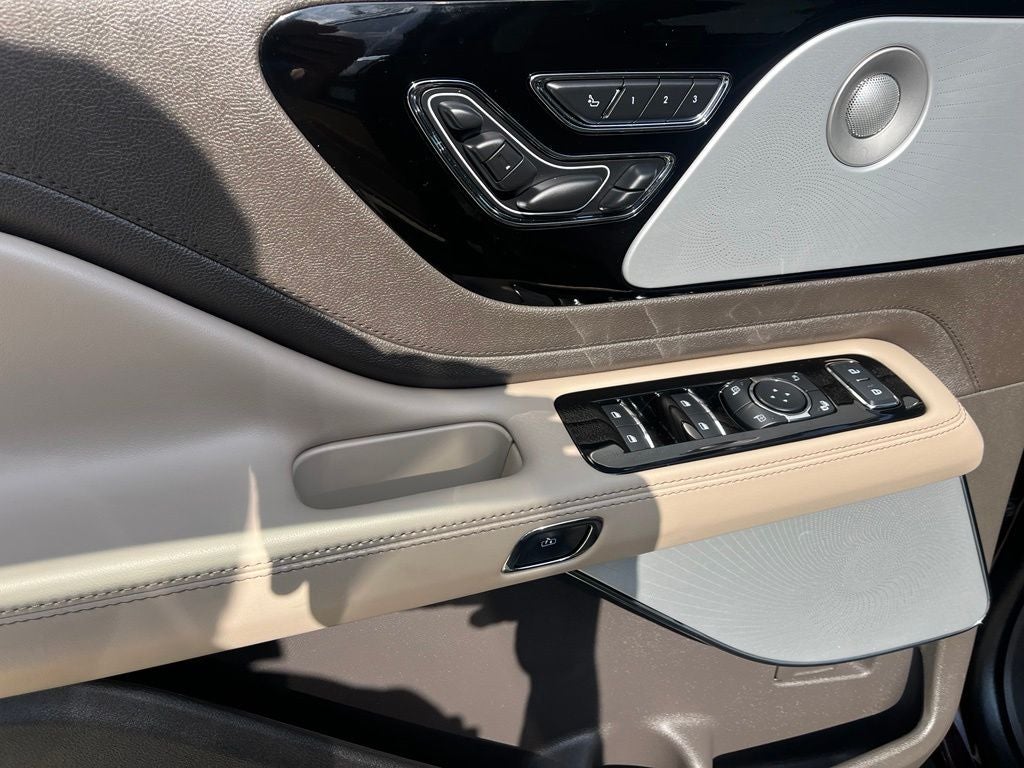 2023 Lincoln Aviator Reserve AWD | Pano Roof | 360 Cam | BLIS | Luxury Pkg