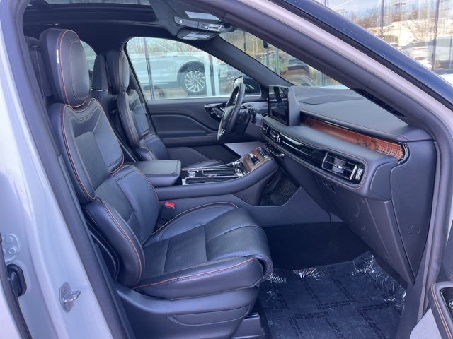 2025 Lincoln Aviator Black Label AWD | Pano Roof | 360 Camera | Jet Appear Pkg