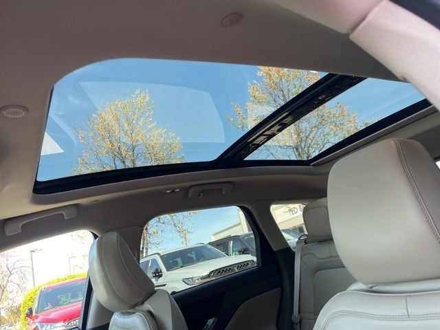 2021 Lincoln Corsair Standard AWD | Pano Roof | BLIS | Premium Pkg